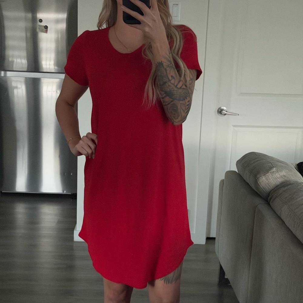 Aritzia Red Short-Sleeve Shift Dress